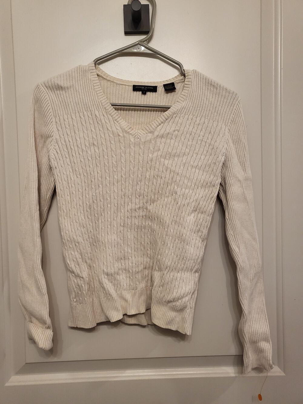 Jeanne Pierre sweater is a beige cable-knit v-neck pullover Small
